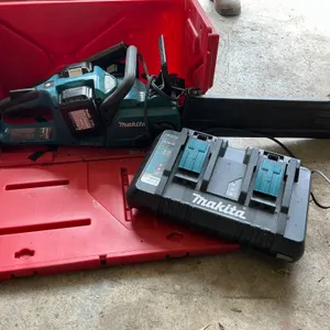 Makita Cordless Chainsaw