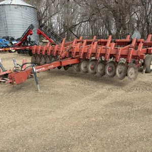 White 445 Disk Chisel, 17’, (17) Shank, Walking Tandems, Buster Bar, *(2) Spare Shanks and (4) Disks