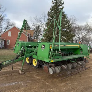 1992 John Deere 455 - 30’ Minimum Till Drill, 10” Spacing, Tru-V Closing Wheels, Hydraulic Markers,
