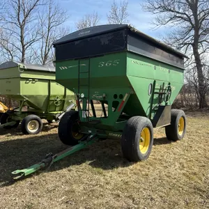 Demco 365 Gravity Box, Roll Tarp, Lights, Extendable Hitch, 18” Side Extensions, Light Hookup for Re