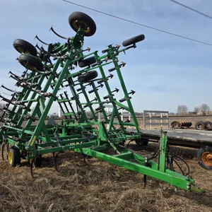 John Deere 980 Field Cultivator, 36’ Wide 9.5l-15 Tires on 6 Bolt Rims, Walking Tandems on Wings, Go