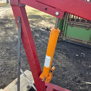 Cherry Picker with Long Ram Cylinder