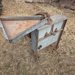 John Deere Corn Sheller, *Stuck