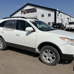 SALVAGE UNIT: 2011 Hyundai Veracruz SUV