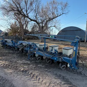Kinze  3140  Planter - 12R36