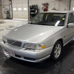 2000  Volvo  S70  Base 4dr Sedan