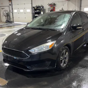 2015  Ford  Focus  SE Hatchback FWD