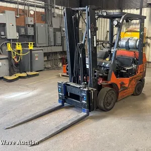 Toyota 7FGCU25 forklift