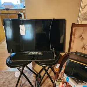 Element 32" TV with Remote
