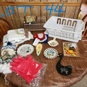 Kitchen Towels, Pot Holders, Trivets, and
