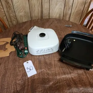 West Bend 11" Electric Skillet with Box