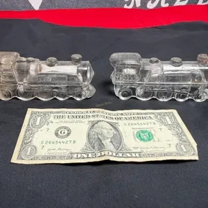 Vintage pressed glass - 2 trains