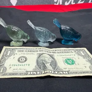 Vintage pressed glass - 3 birds (2 light & 1 dark