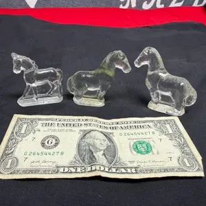 Vintage pressed glass - 3 horses