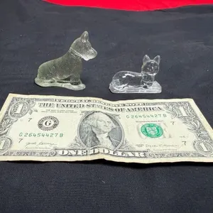 Vintage pressed glass - Scotty Dog & cat