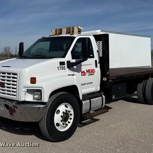 2006 GMC C7500 flatbed truck