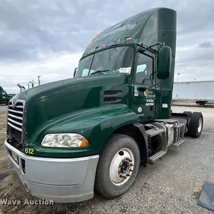 2013 Mack CXU613 semi truck