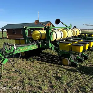 John Deere 7200 planter