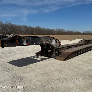 2010 Fontaine Magnitude 55H 26 lowboy equipment trailer