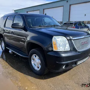 2010 GMC Yukon Denali 4WD SUV
 RESERVE LIFTED