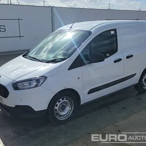 2020 Ford Transit Courier 