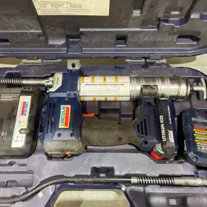 Lincoln 20V Lithium Grease Gun Kit With Accessories