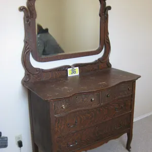 Old Dresser