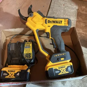 Dewalt 20 Volt Pruner, 2 Batteries and Charger