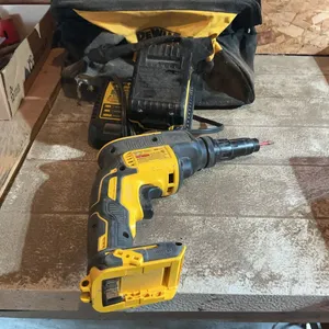 Dewalt 20 Volt Brushless Screwgun, Battery and Charger