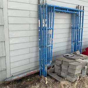 4 Pieces Walk Thru Scaffolding, One Money Buys Lot.