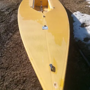 14FT LASER SAIL BOAT, ALUMINUM MAST, RUDDER, BASE