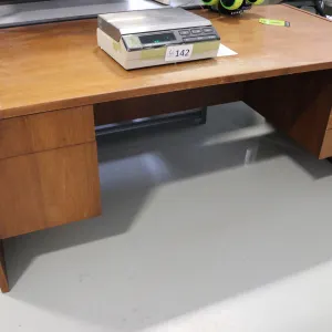 Wooden office desk with drawers 29 x 72 x 36
