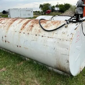 Tank B: 1000-Gal Westeel Rosco Fuel Tank w/ 115v Pump