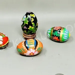 4 decorative eggs - 2 1/2"
