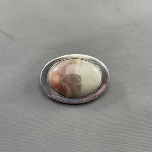 Vintage Brooch w Agate Cabochon