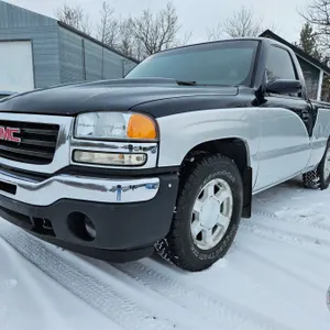 TRUCK : 2005 GMC Sierra 1500 : Reg Cab : V6 : 2WD