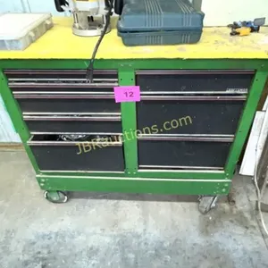CRAFTSMAN TOOL BOX & CONTENTS OF DRAWERS - WOOD TO