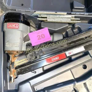 SENCO NAIL GUN