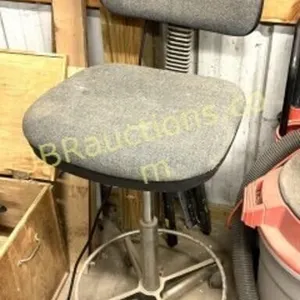 ROLLING WORK STOOL