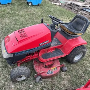 Snapper LX1642H Riding Lawn Mower, NO Key, Did Not See Run, Owner States It Has Sat in The Shed For A Few Years