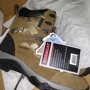 Winchester Hunting Boots, Size 7.5 (Pair)