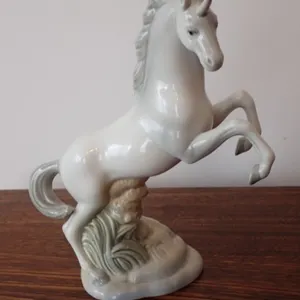 M. Requena 11" Unicorn