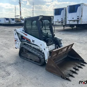 2020 Bobcat T450 Compact Track Loader (Front Glass Broken)