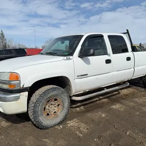 2006 GMC 3500 Crew Cab Truck, 6.0L, 4x4, 370,890km, White, *VIN 1GTHK33U86F197356  (P10-R2-S267)