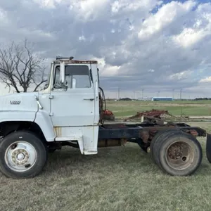 Ford L8000 Truck