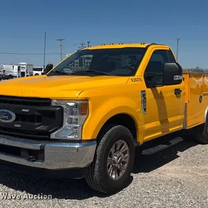 2022 Ford F350 Super Duty utility bed pickup truck