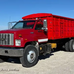 1990 GMC C7 grain truck