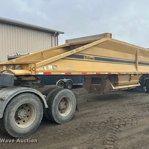 1998 Midland Mfg Ltd MG43Clam bottom dump trailer