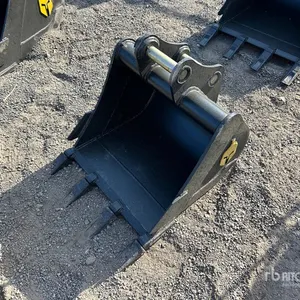 Trojan 35CL 24 in Digging Excavator Bucket - Fits 40mm Cat 303, 303.5, 304 Case, New Holland, Kobelco SK35 Deere/Hitachi 35D/G