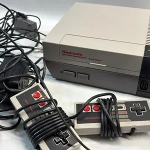 Nintendo NES Console & Controllers lot
